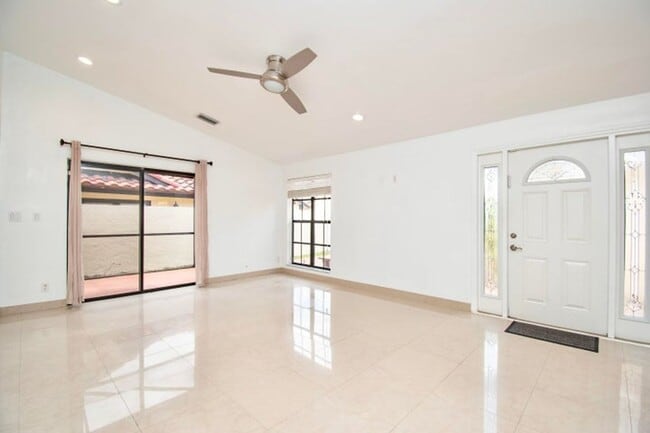 Building Photo - 21662 San Simeon Cir