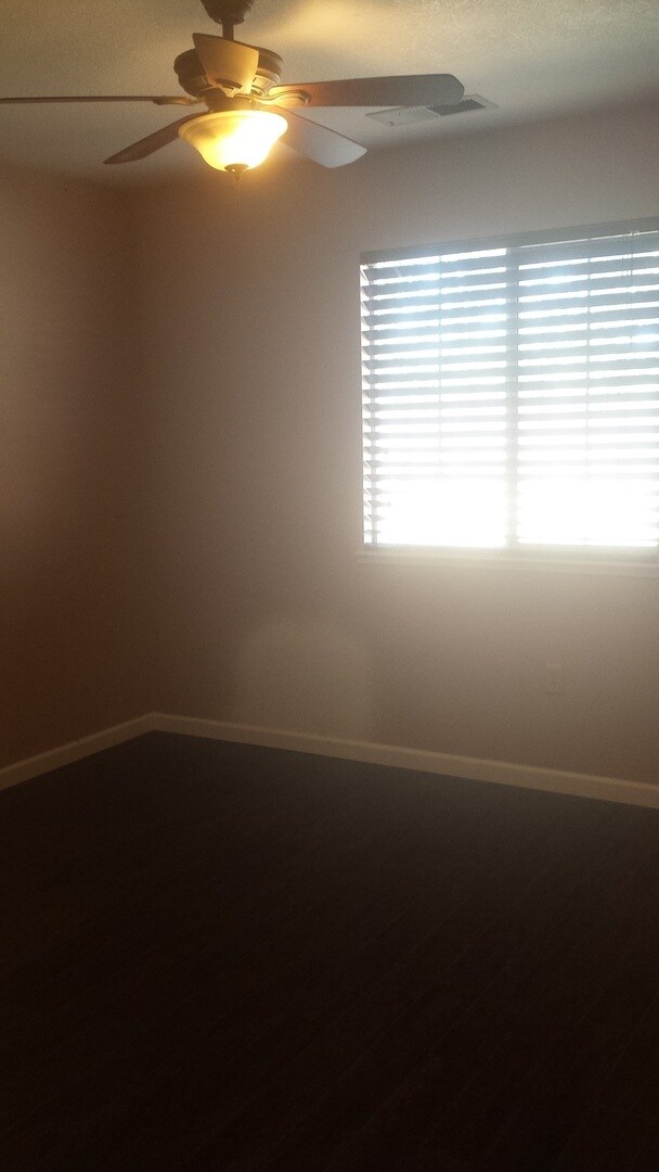 Building Photo - Roomy 4 bedroom house in Waterford