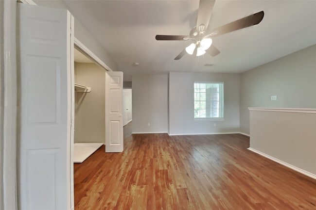 Building Photo - 19538 Shady Bank Dr