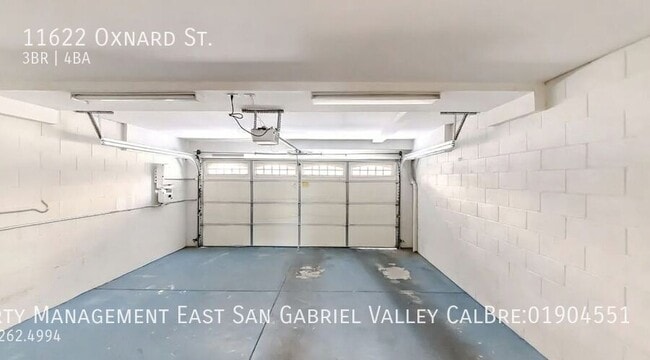 Building Photo - 11622 Oxnard St