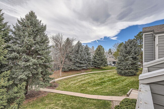 Building Photo - 7430 Singing Hills Dr