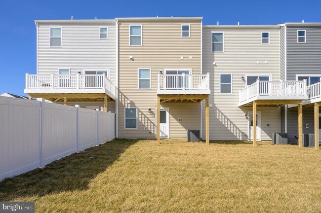 Building Photo - 14 Trotting Rd