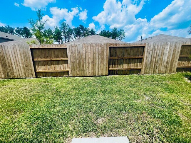 Building Photo - 3047 Mallorca Dr
