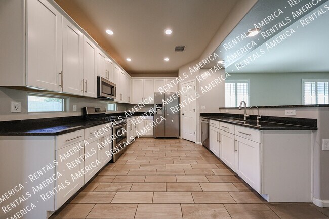 Building Photo - 3366 E Dogwood Pl