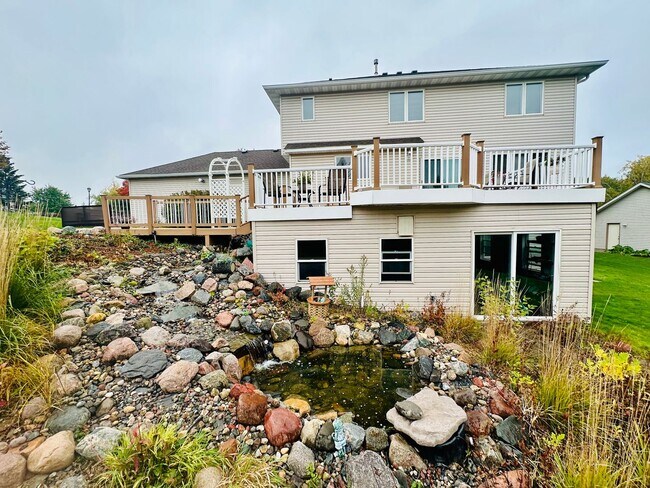 Building Photo - Stunning 6-Bedroom Corner-Lot Home w/ Luxury Finishes & Entertainer’s Layout