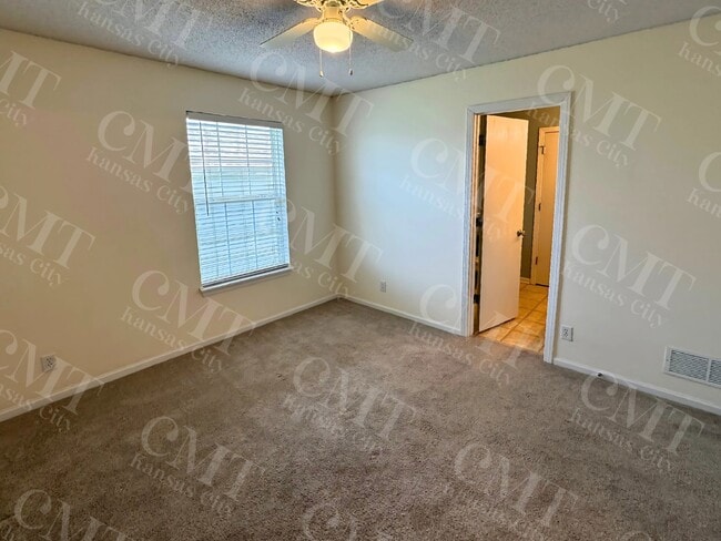 Building Photo - 8027 N Elmwood Ave