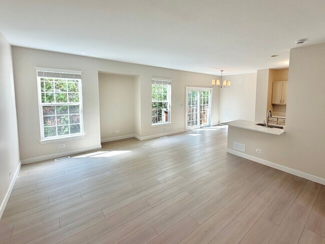 Building Photo - 25 Melrose Ct