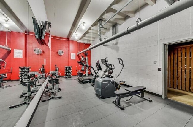 Building Photo - 4000 N Meridian St