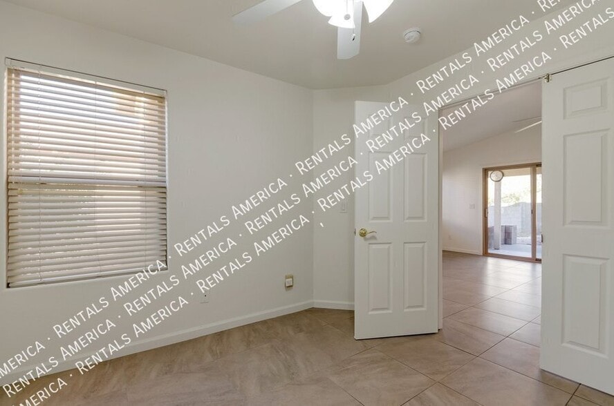 Building Photo - 8445 S Burien Rd