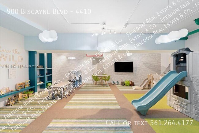 Building Photo - 900 Biscayne Blvd