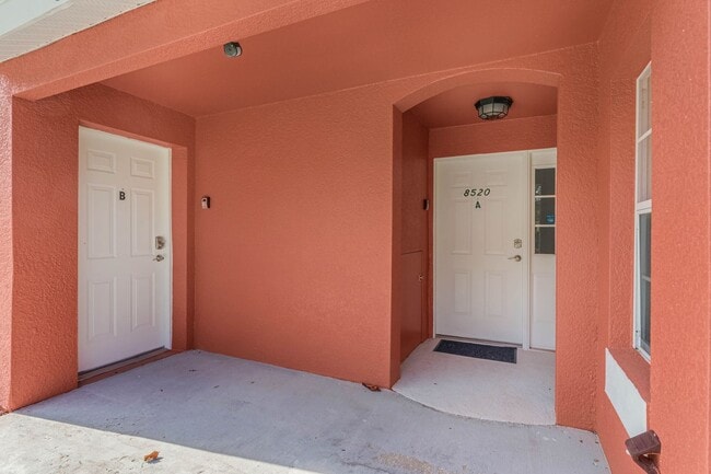Building Photo - 4-Bedroom, 4-Bathroom in Kissimmee ***MOVE-IN SPECIAL/50% 2ND MONTH***(FURNISHED/OPTIONAL)