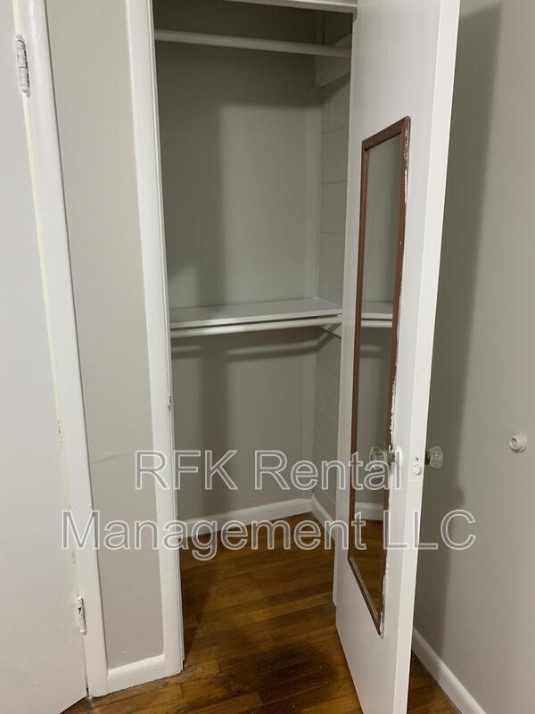 Building Photo - 1460 W 32nd St