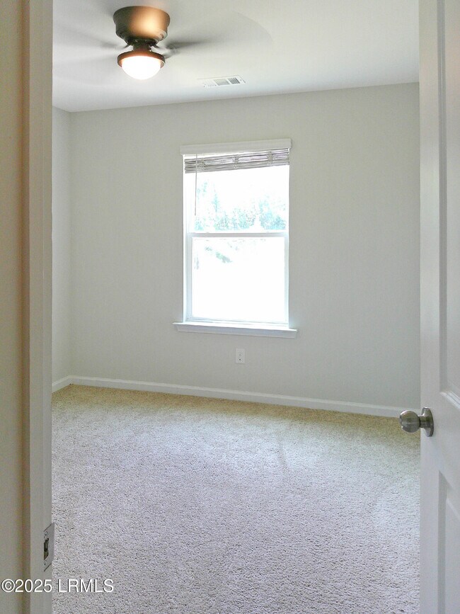 Building Photo - 62 Keowee Ln