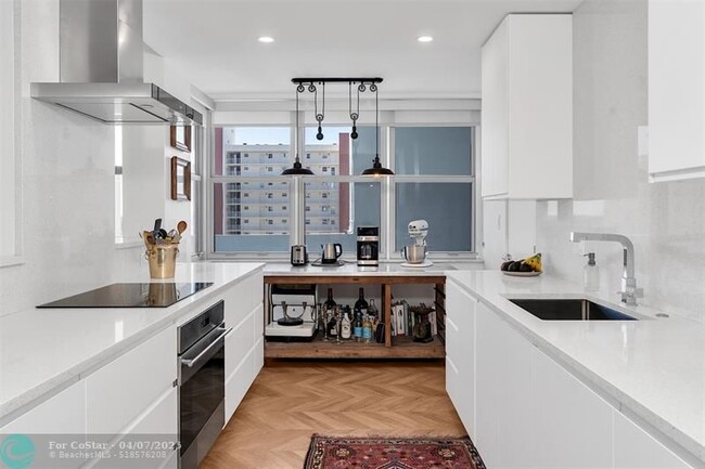 Building Photo - 1390 S Ocean Blvd