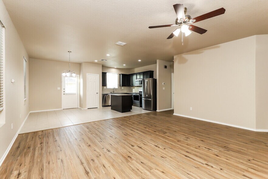 Building Photo - 165 Texas Thistle