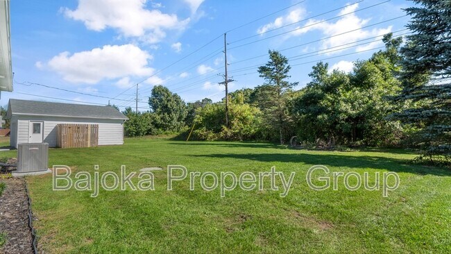 Building Photo - 3582 N Milford Rd