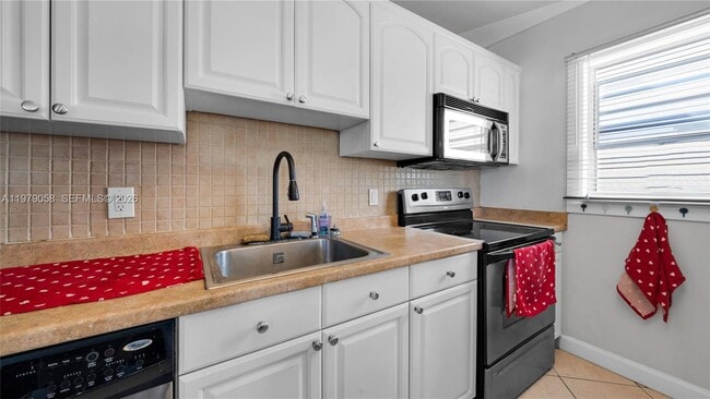 Building Photo - 415 NE 2nd St