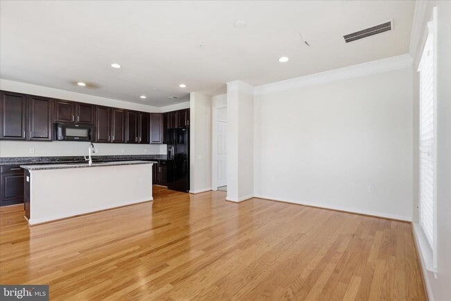 Building Photo - 2932 Finsbury Pl