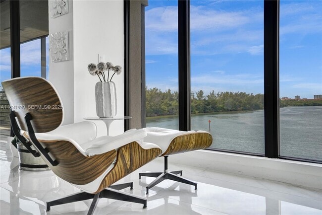 Building Photo - 900 NE Spanish River Blvd