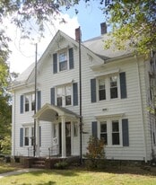 Building Photo - 298 Main St