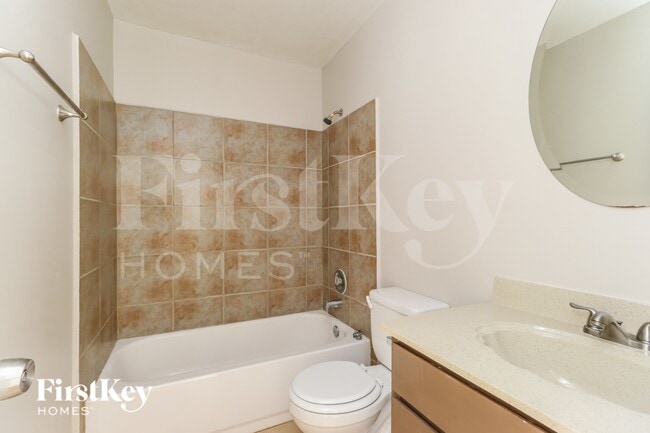 Building Photo - 22319 Meadowrock Dr