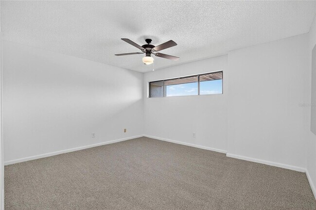 Building Photo - 13618 Greenfield Dr