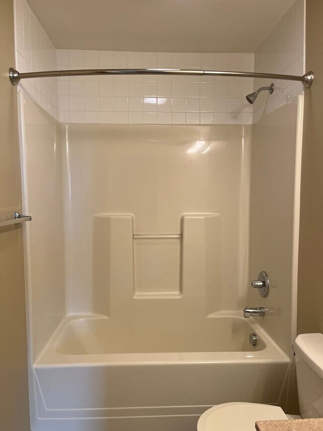 Building Photo - Beautiful 3-Bedroom Home in Penn Manor Sch...