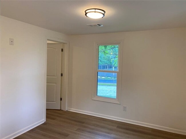 Building Photo - 3426 Harrison Rd