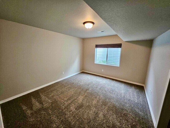 Building Photo - Stunning 4 Bedroom Ranch Home in Falcon!
