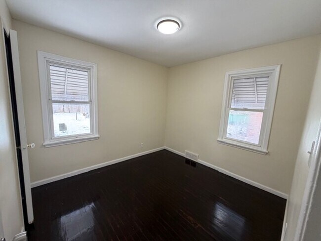 Building Photo - Charming 3 bedroom house for lease in Nice area