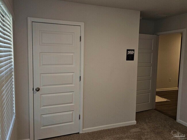 Building Photo - 6304 Burrow Ln