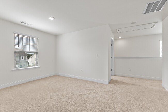 Building Photo - 233 Steel Springs Ln