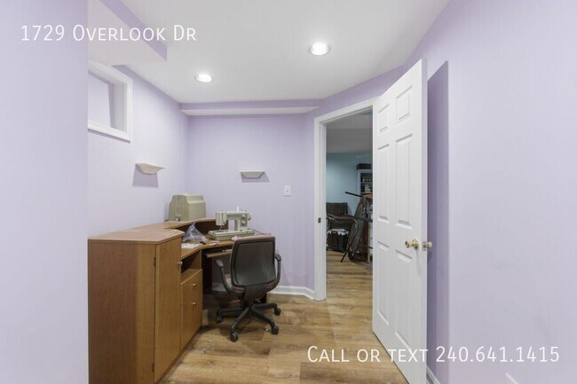 Building Photo - 1729 Overlook Dr