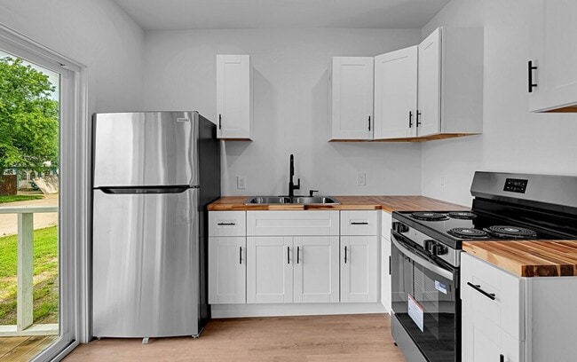 Building Photo - Newly Remodeled 4BD 2BA Home in Waco