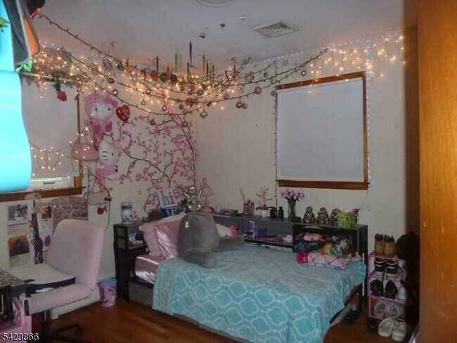 Building Photo - 72 Kennedy Rd