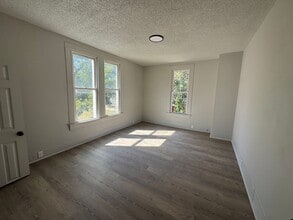 Building Photo - Washington Duplex