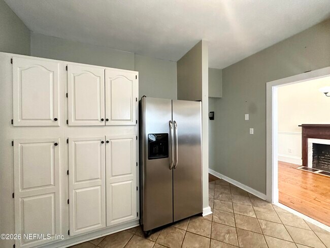 Building Photo - 3867 Herschel St