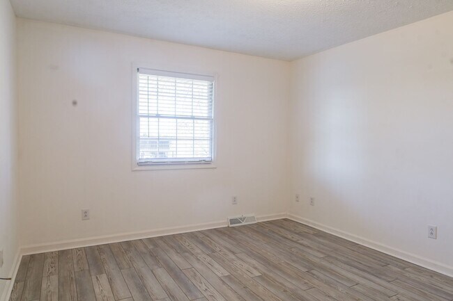 Building Photo - 150 Bart Greene Dr