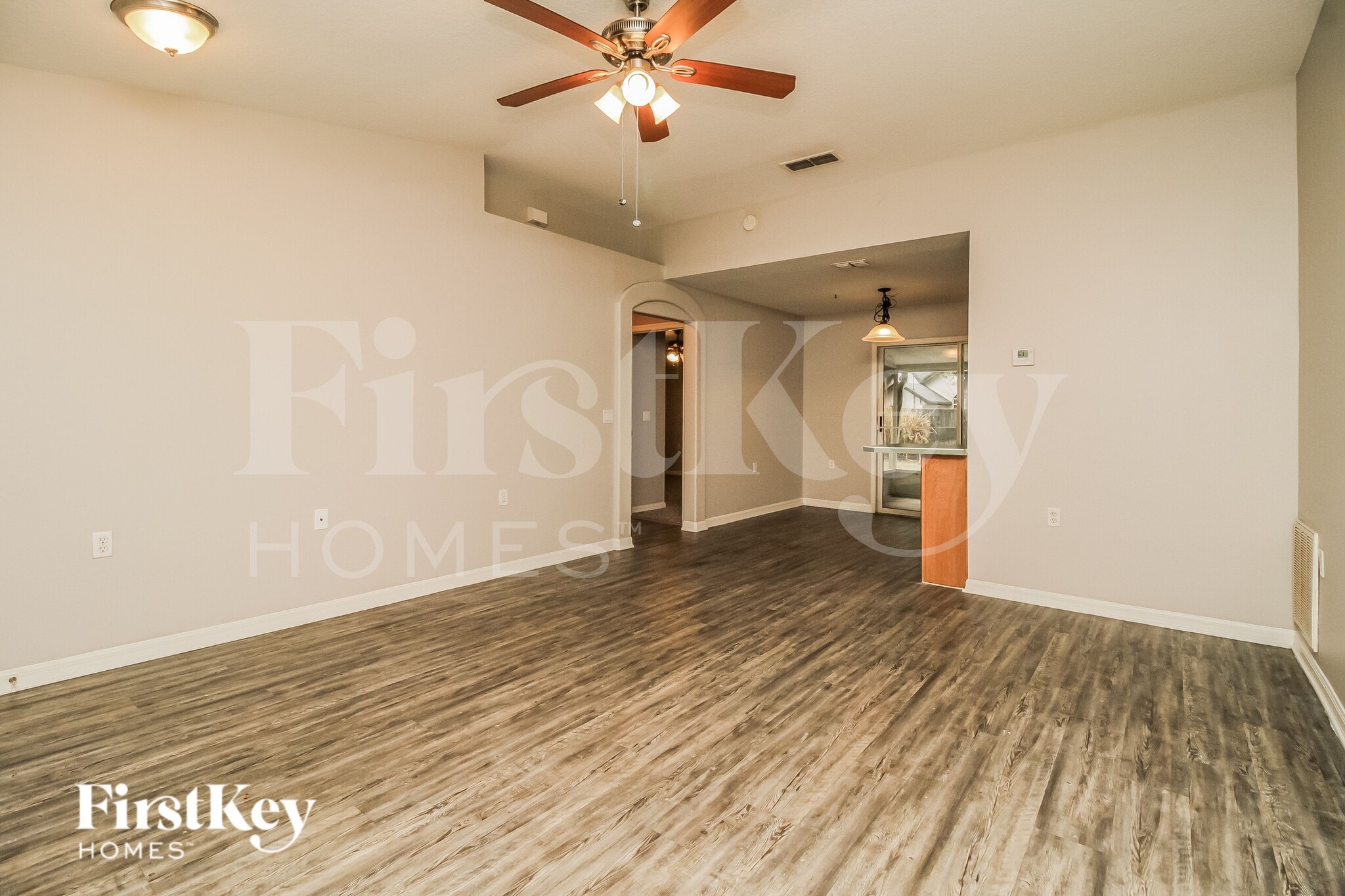 Building Photo - 31111 Oakmont Ave