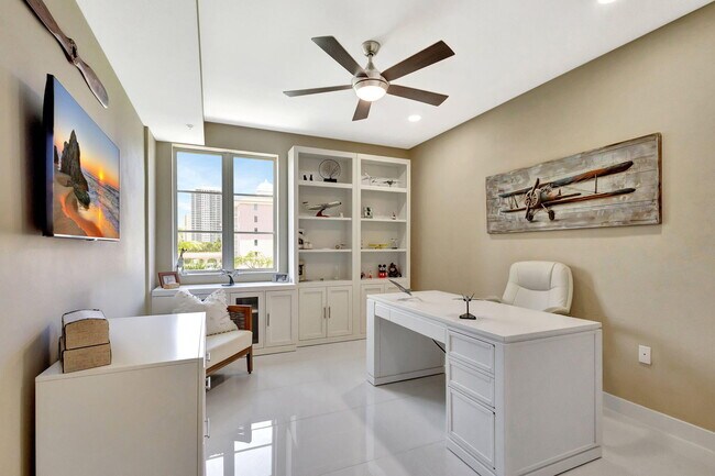 Building Photo - 155 S Ocean Ave