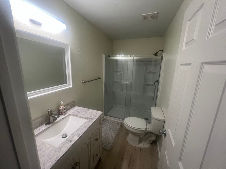 Building Photo - 1316 Joyce Dr