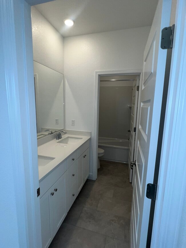 Building Photo - 4041 Flathead Dr