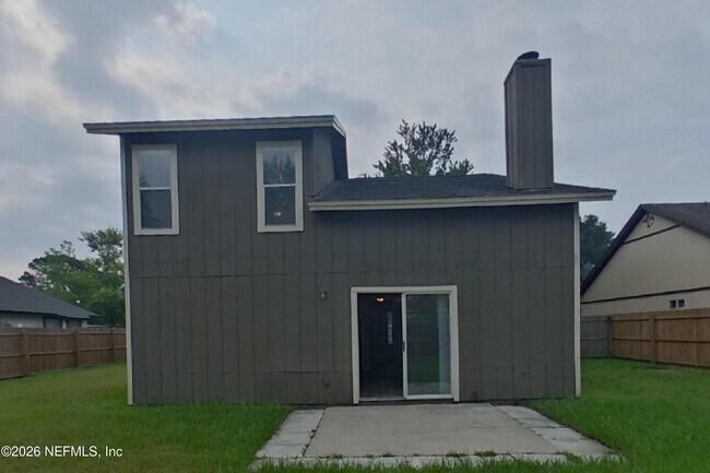 Building Photo - 606 Radnor Ln