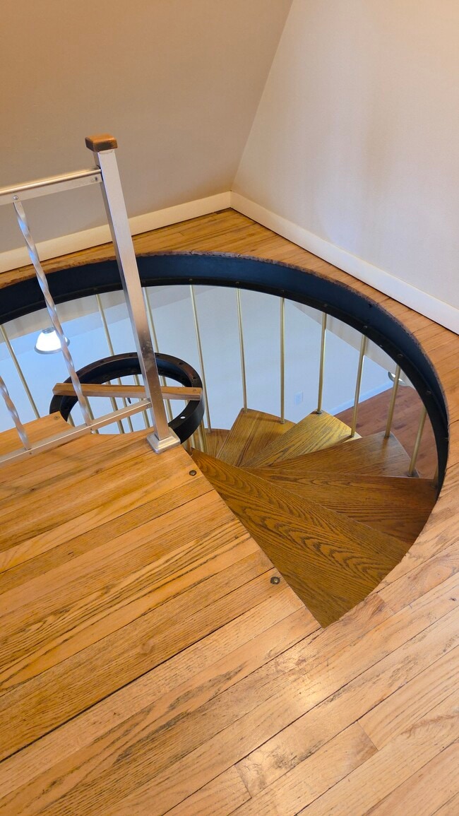 Building Photo - 510 Mercer Rd