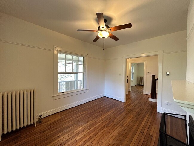 Building Photo - North AVL -  Renovated Arts & Crafts Cottage