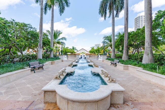 Building Photo - 2000 E Island Blvd