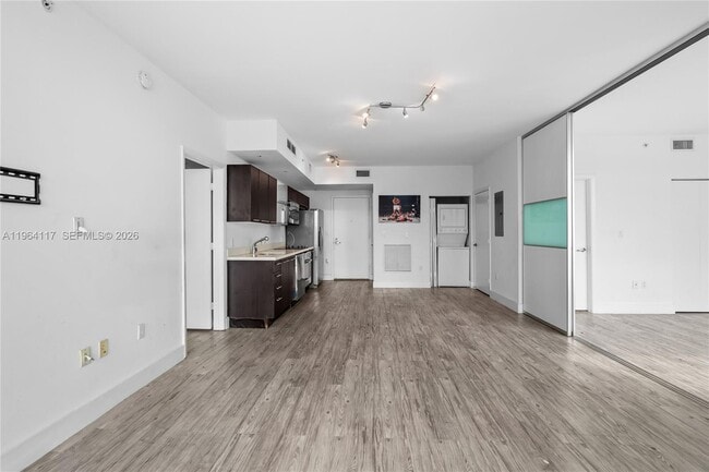 Building Photo - 90 SW 3rd St