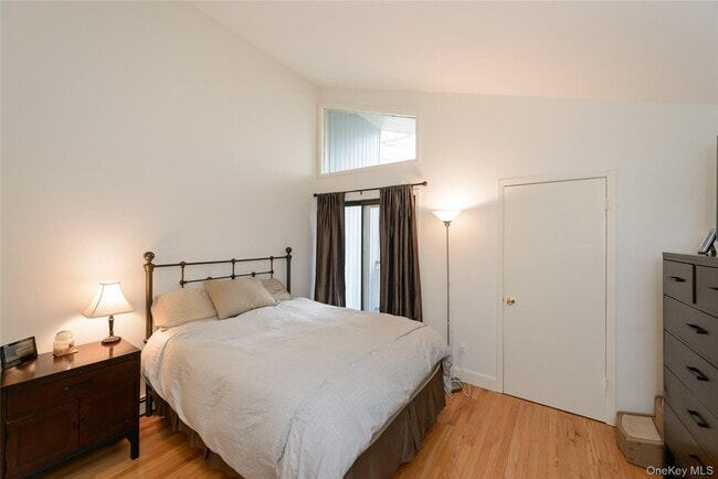 Building Photo - 57 Sagamore Hill Dr