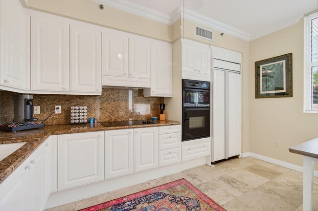 Building Photo - 3700 S Ocean Blvd