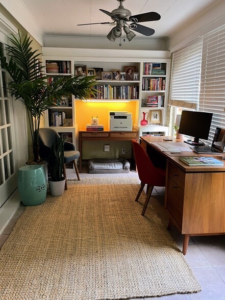 Sun Room/Office - 2106 Colquitt St